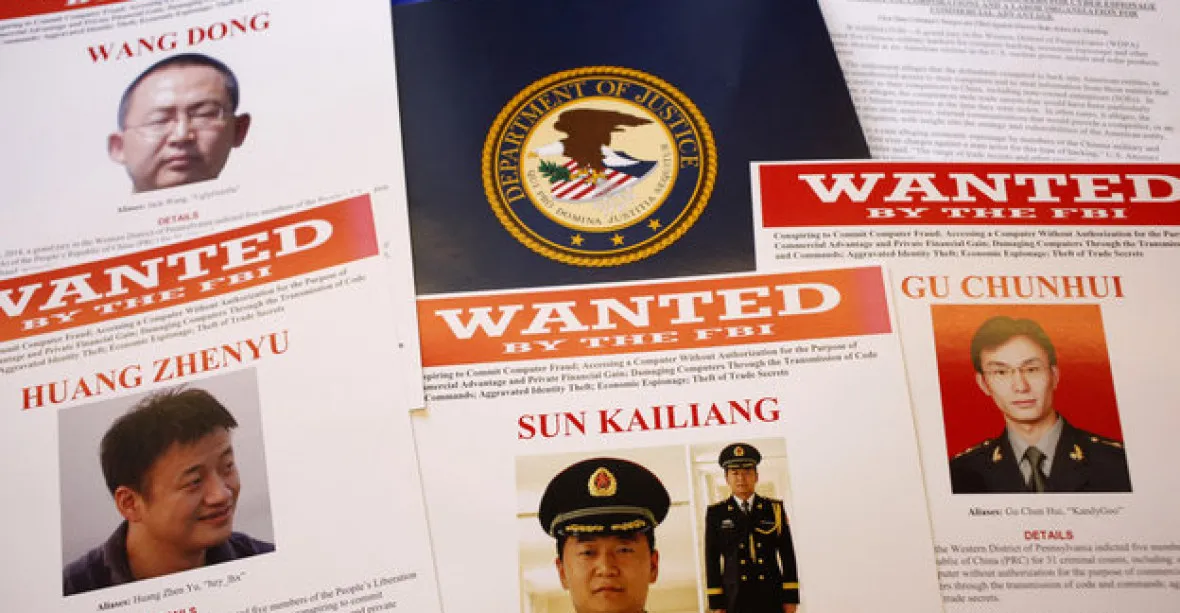 Průlom: USA obvinily pět čínských funkcionářů z počítačové špionáže