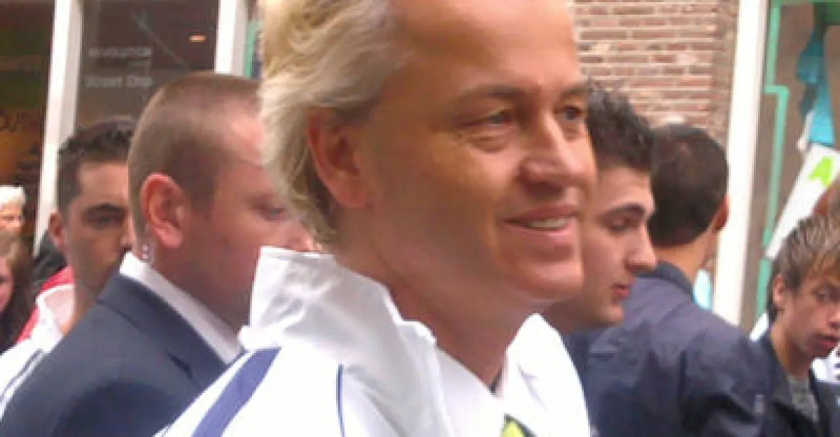 První odhady eurovoleb: Wilders v Nizozemí až čtvrtý
