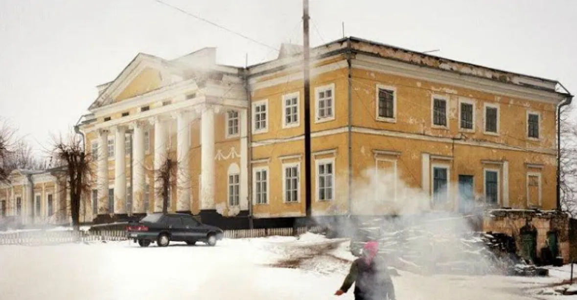 Na Ukrajině chátrá dvojník Bílého domu