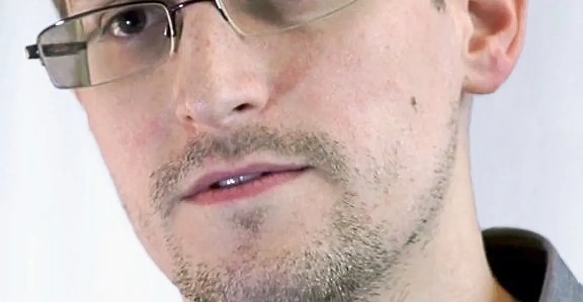 Snowden chce zůstat v Rusku. Prozatím