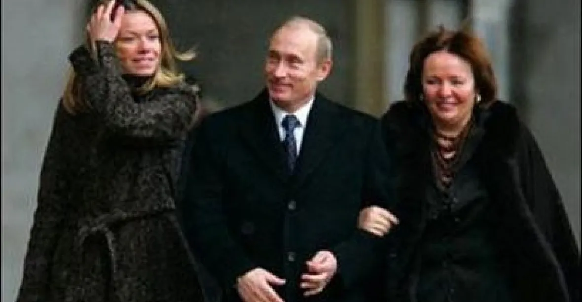 Putinova dcera po protestech okolí opustila svůj byt u Haagu