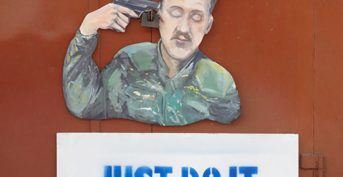 Karikoval Strelkova. Pak si umělce odvedli, je nezvěstný
