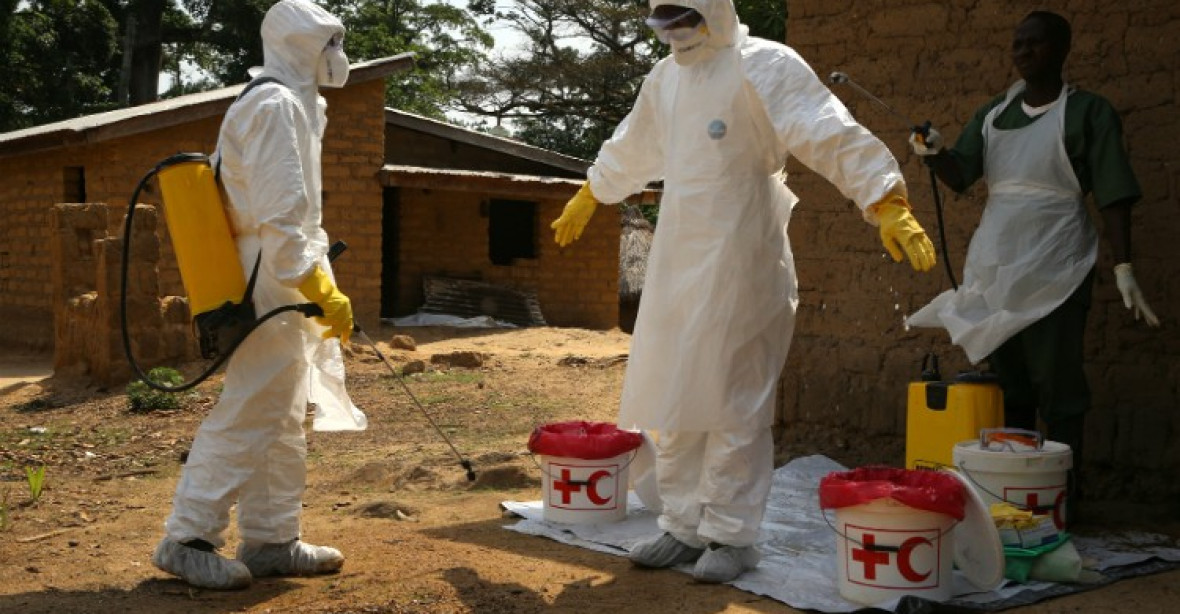 Proč se umírá na ebolu? Nejsou gumové rukavice