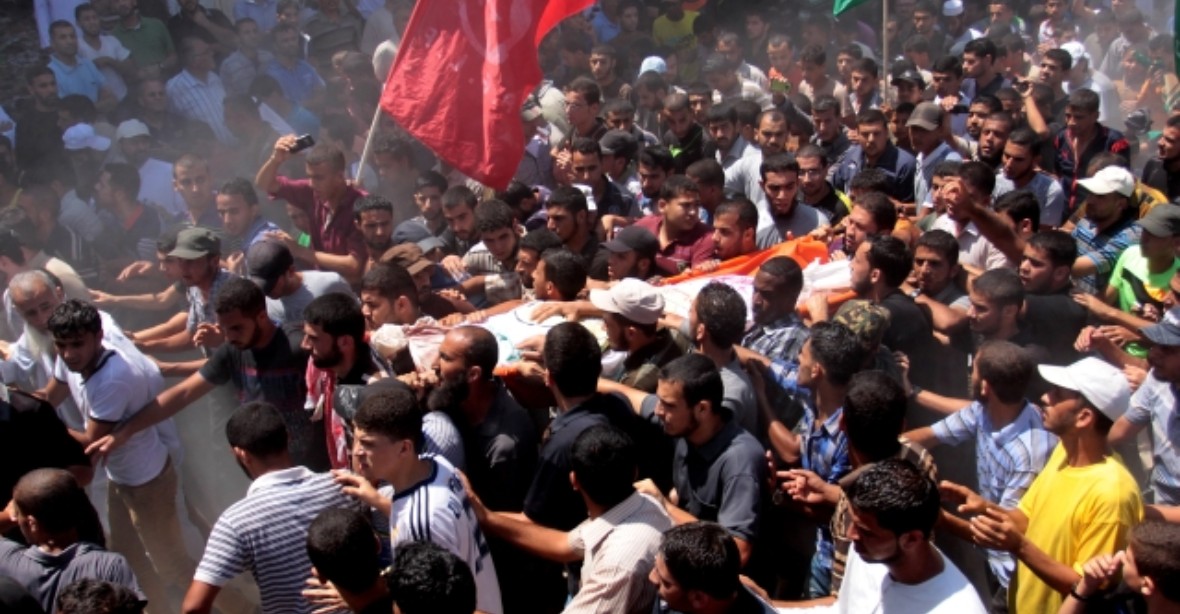 Svázaní a v kuklách. Hamas zavraždil informátory Izraele
