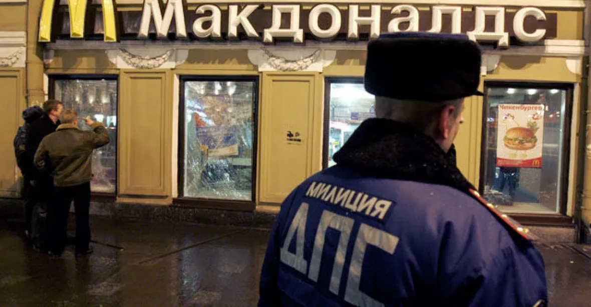 Kreml o zavření McDonald's: Prostě se přihodily prověrky