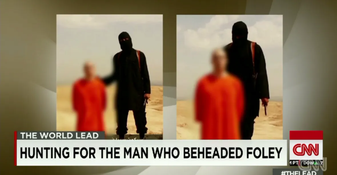 Tajemství Foleyho videa: jsou tam dva muži a dva nože