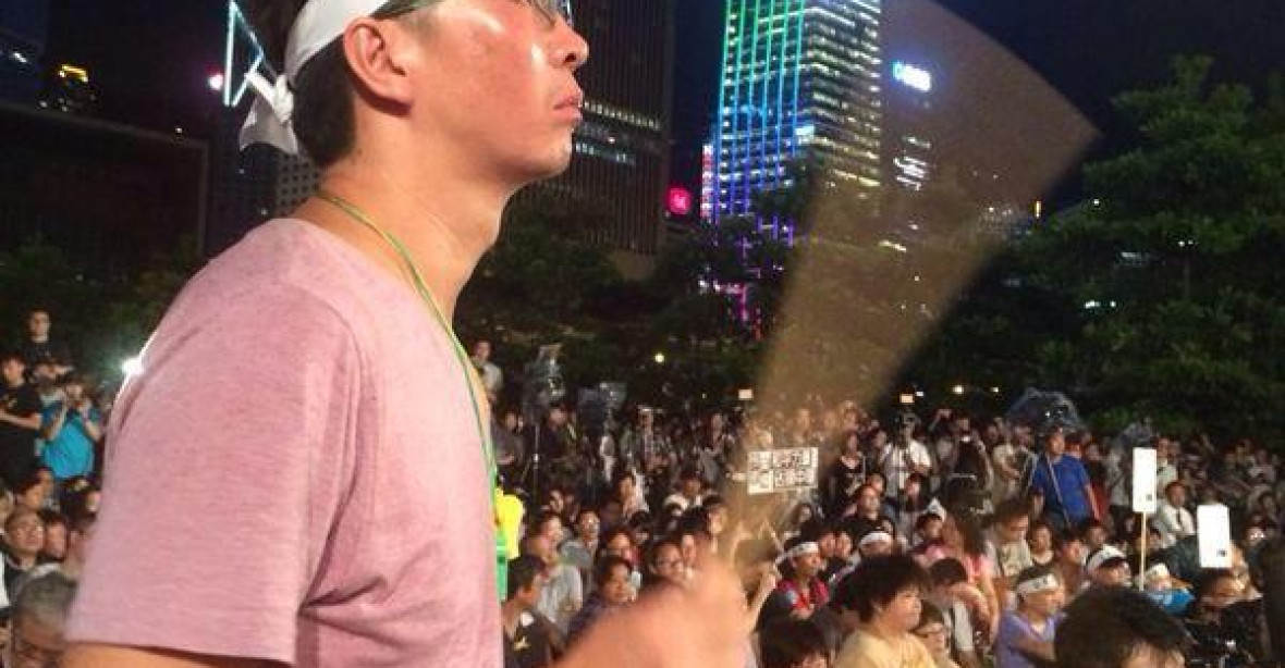 Peking chce omezit demokratické volby v Hongkongu, lidé protestují