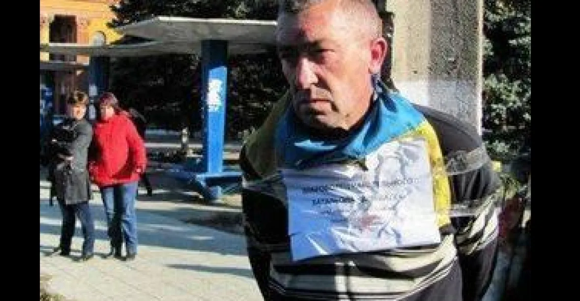 VIDEO: Separatisté znovu lynčovali, staršího muže