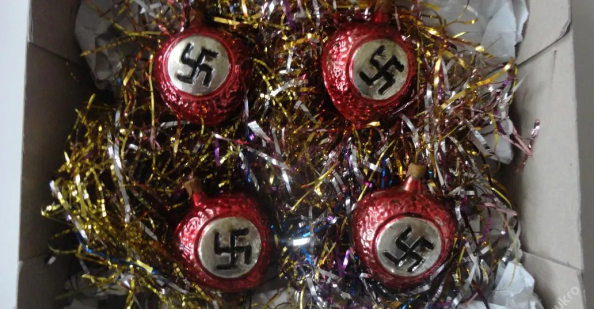 Luxusní vánoční nacistické koule. Koupíte na Aukro