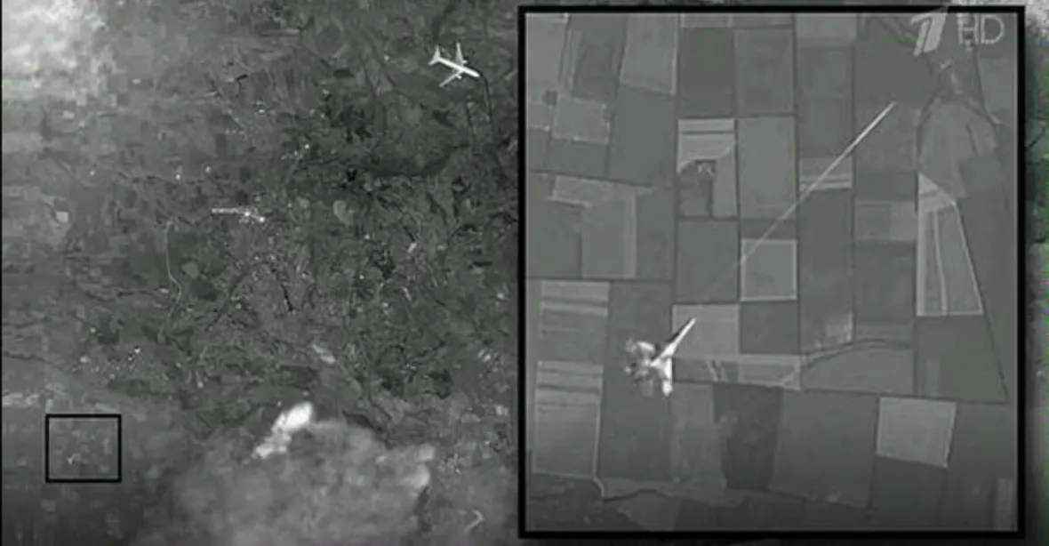 'MH17 sestřelila stíhačka,' kontruje snímkem Moskva. Přišel mailem