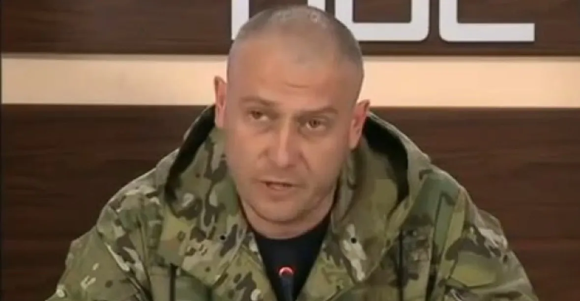 Šéfa ukrajinského Pravého sektoru Jaroše zasáhl granát
