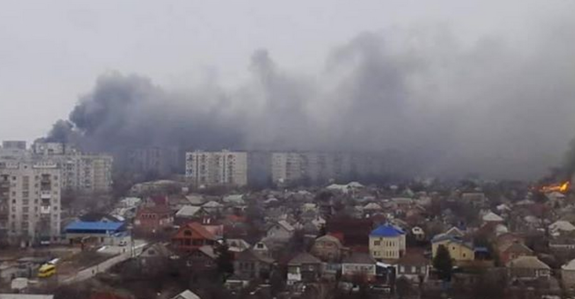 Povstalci zaútočili na Mariupol, město hlásí desítky mrtvých