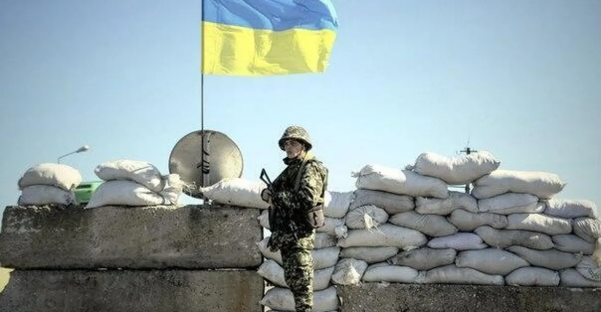 Ukrajinci mají zbraní dost, ale neumějí válčit, soudí expert