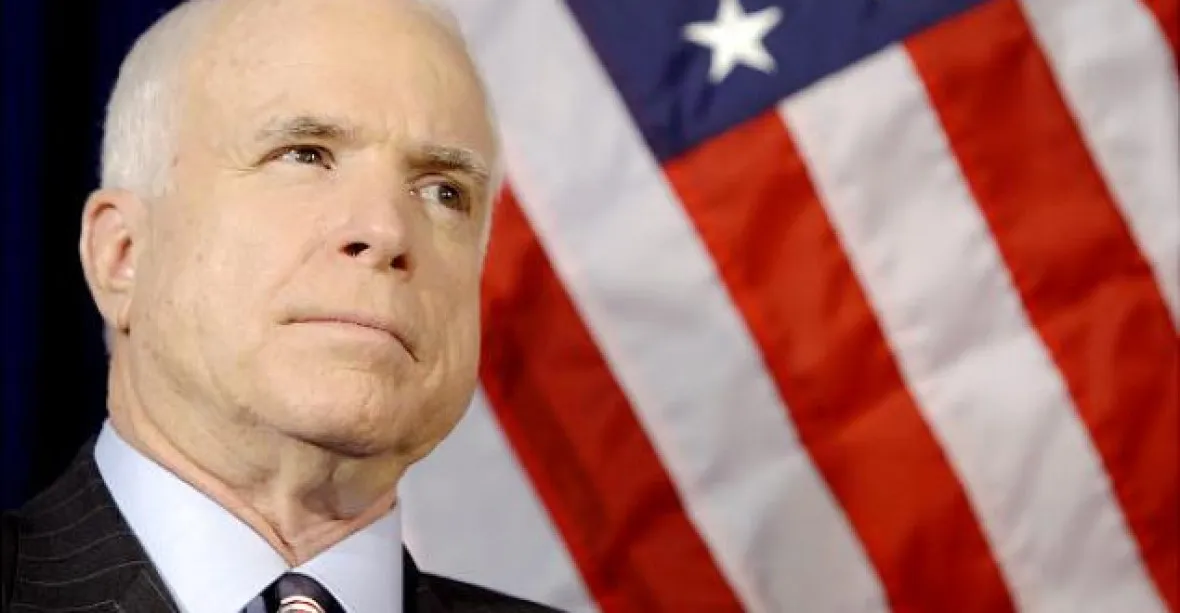 McCain: Je německé vládě jedno, že Ukrajinci umírají?