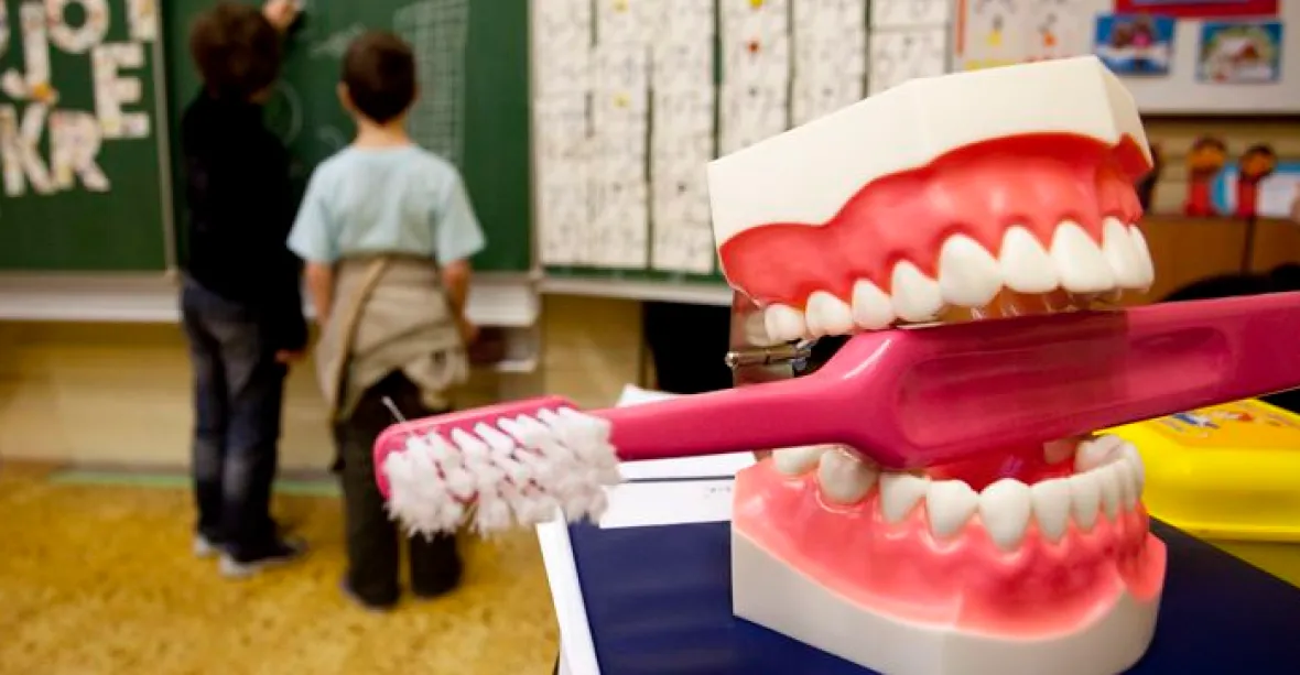 Největší mýty o zubech: pomůže drahá pasta a tvrdé kartáčky