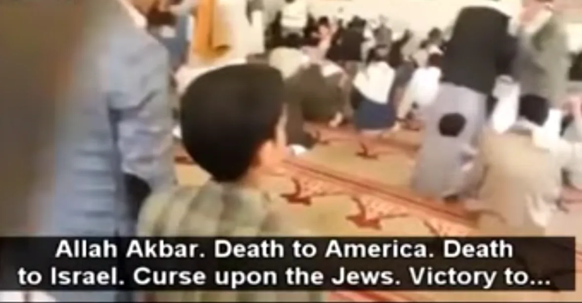 VIDEO: Věřící proklínali Židy. Pak mešitou otřásl výbuch