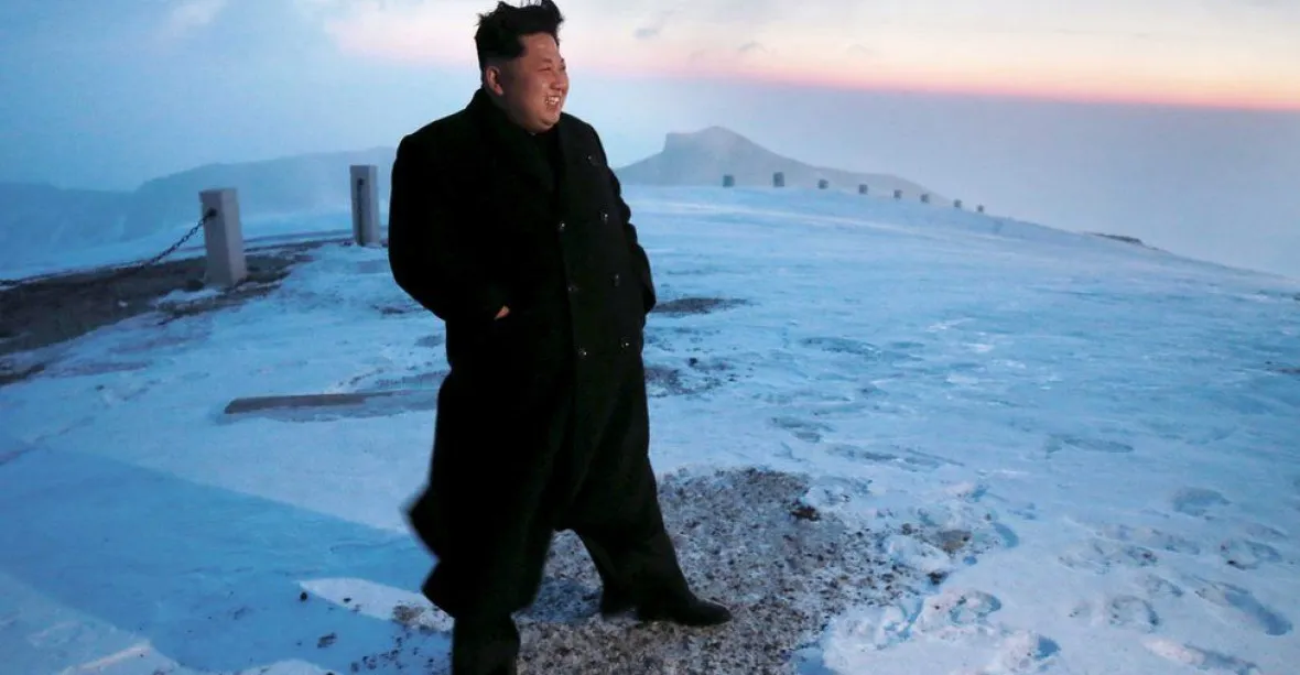 Kim Čong-un v polobotkách vyrazil na nejvyšší horu KLDR