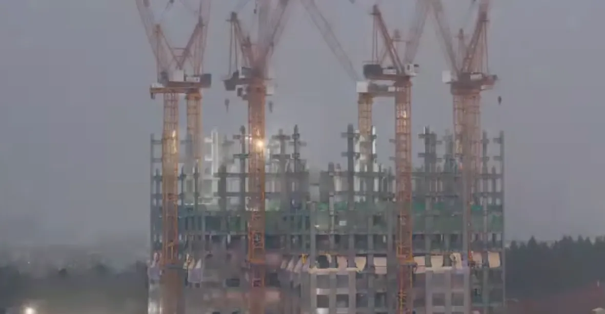 VIDEO: Prostě Číňané... Mrakodrap o 57 patrech postavili za 19 dní