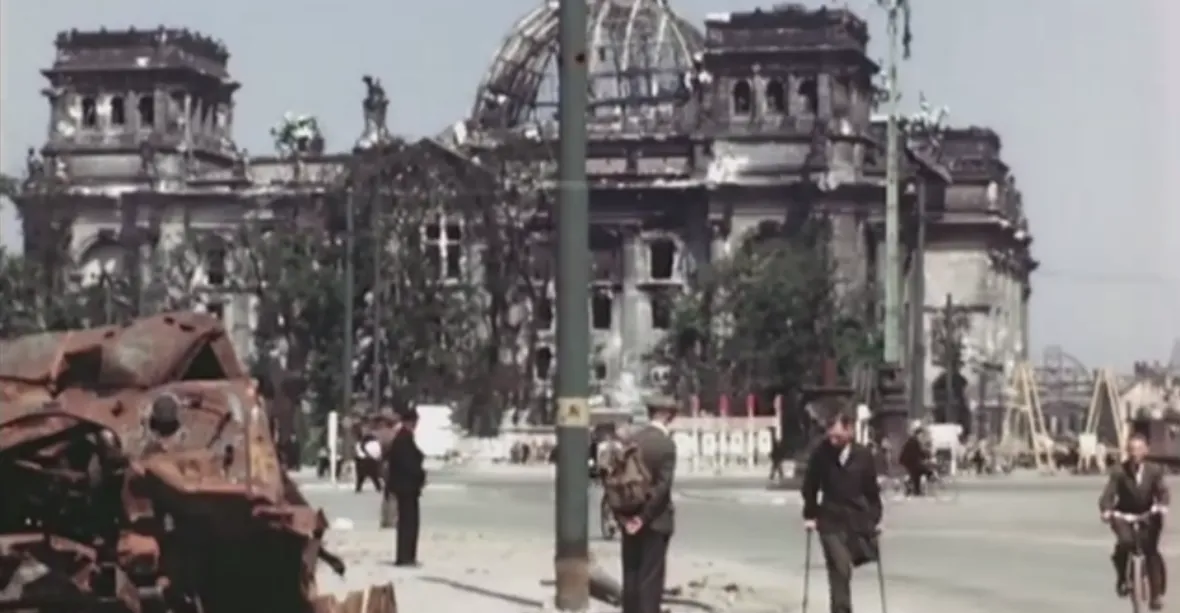 Zničený Berlín po válce. Unikátní barevné video