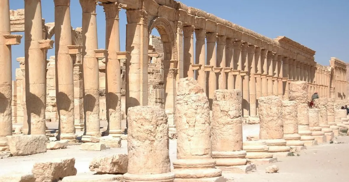 Islamisti dobývají antickou Palmýru, povraždili tam civilisty
