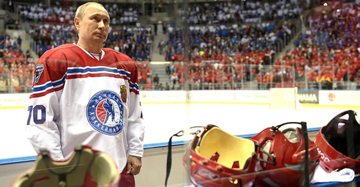 Takhle hraje hokej Putin. Vstřelil 8 gólů