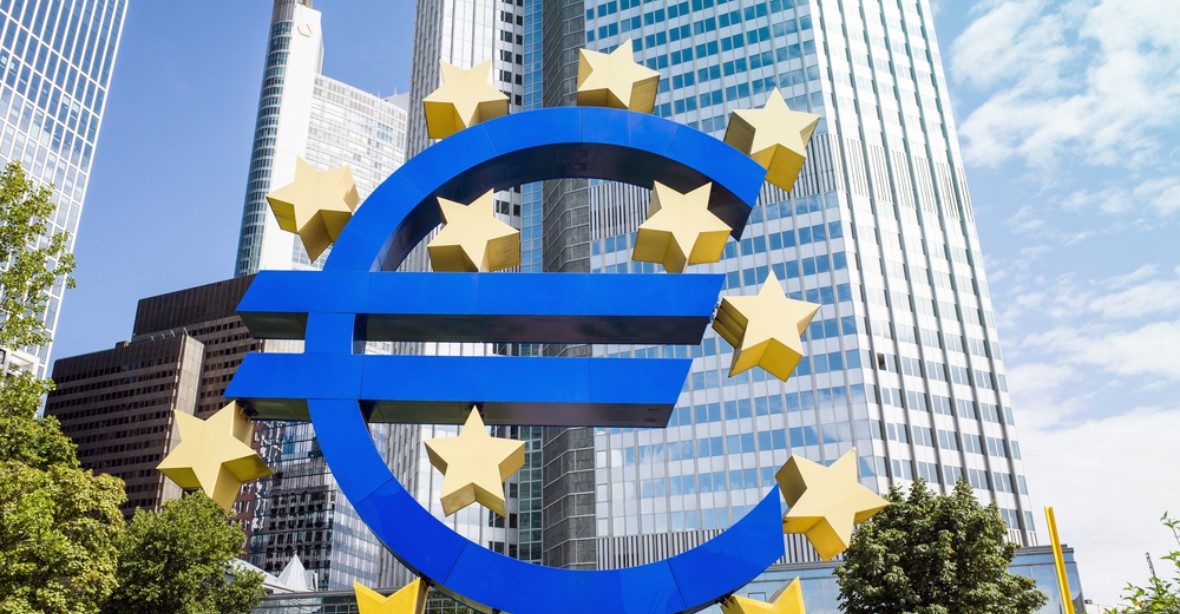ECB čelí vzteku investorů. Komu nechala vydělat?