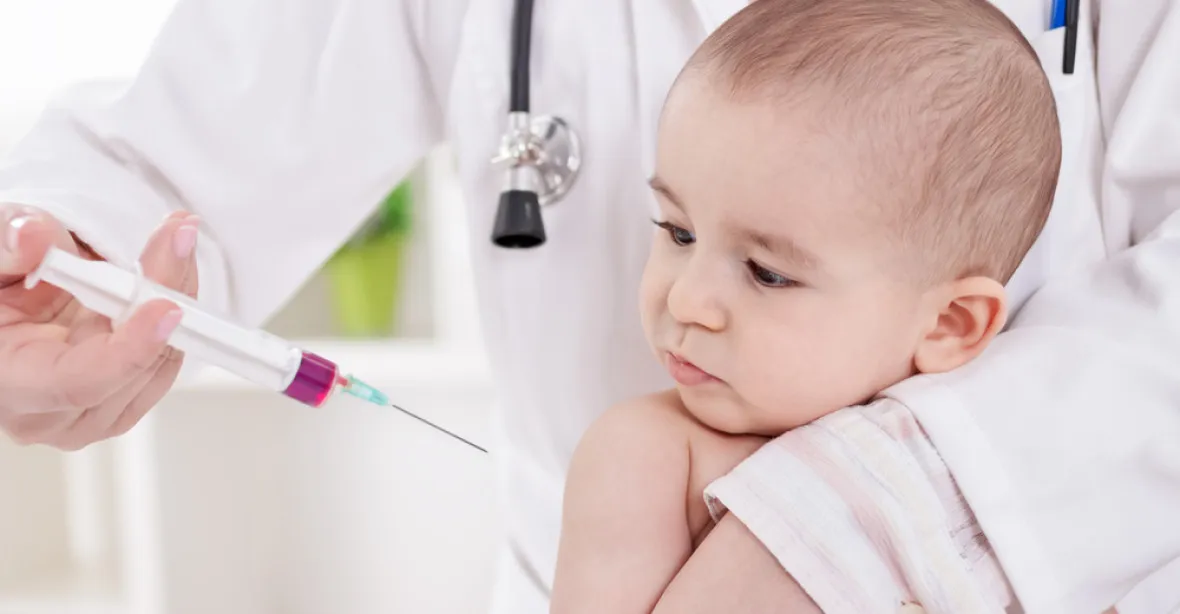Odpůrci očkování se nevzdávají. Teď spoléhají na Senát