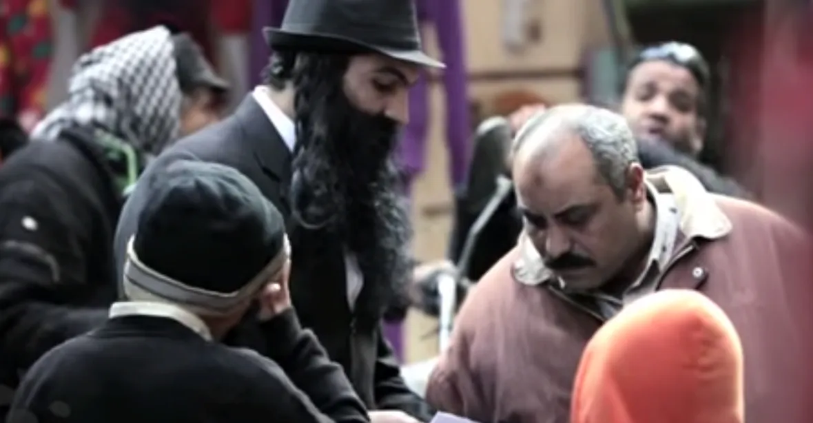 VIDEO: Žid se ptal na synagogu. Slyšel jen výhrůžky a nadávky