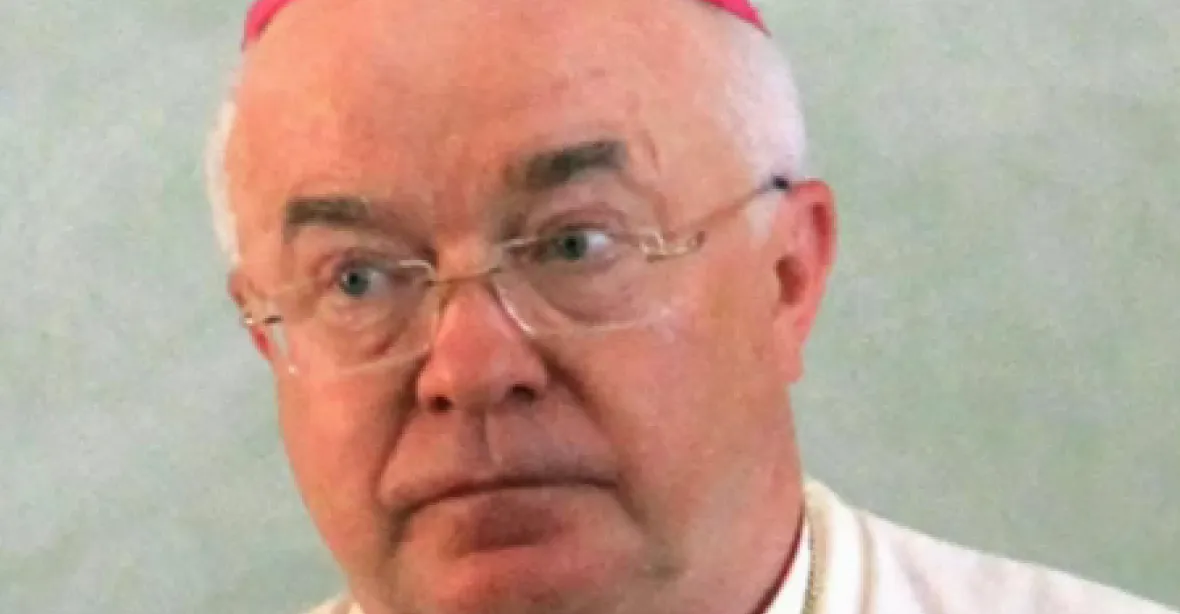 Vatikán bude soudit arcibiskupa. Zneužíval chlapce