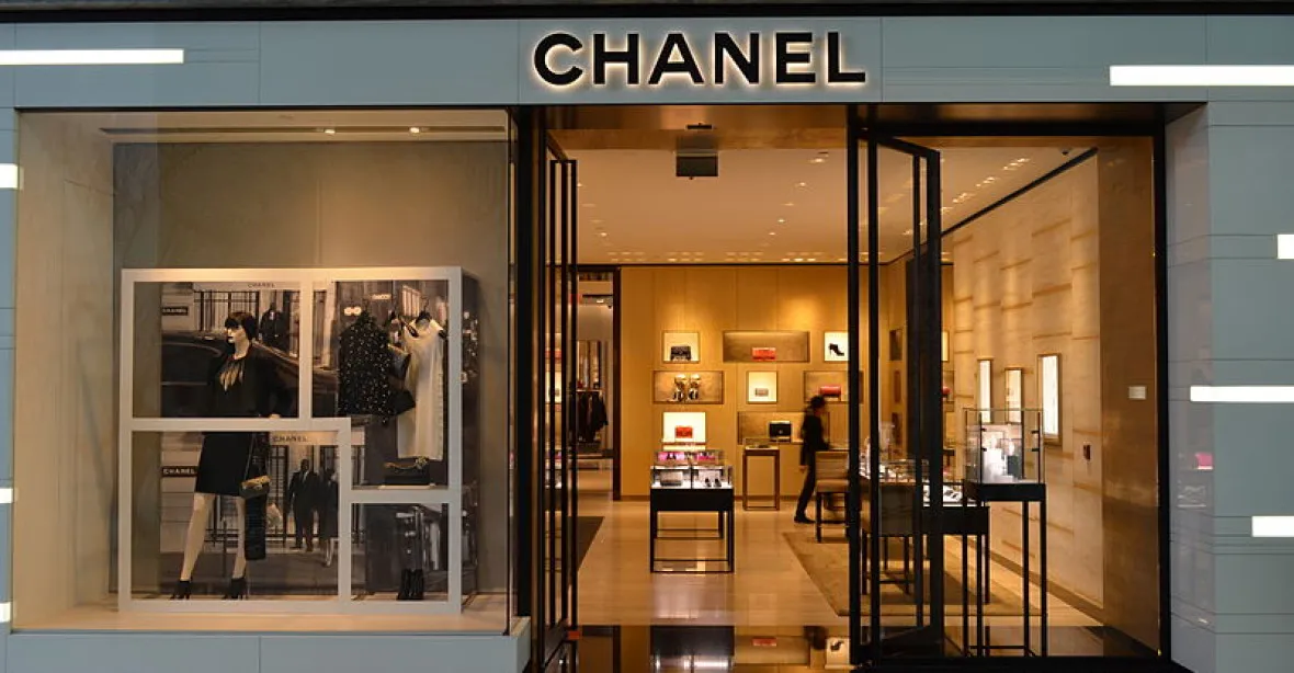 O úspory přijdu, o Chanel ne. Řekové vymýšlejí investice