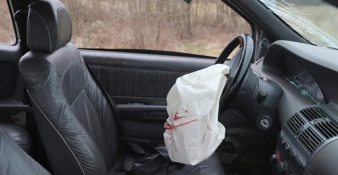 Tisíce českých aut musí do servisu kvůli smrtícím airbagům