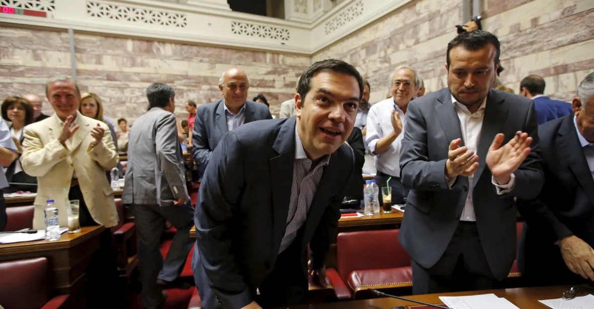 Tsipras: Dohodu jsem podepsal, ale nevěřím jí