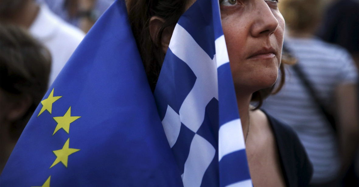 Řekové završili piruetu. Schválili reformní diktát eurozóny