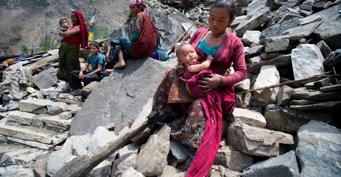 Lékaři bez hranic odcházejí z Nepálu. Pomohli tisícům lidí