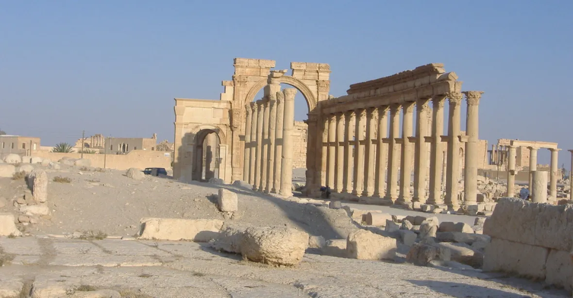 Islamisté  v Palmýře popravili slavného archeologa