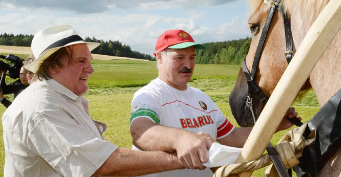Depardieu se přestěhuje za ‚sympatickým‘ Lukašenkem