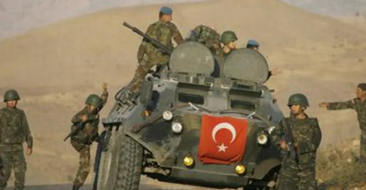 Turecko bombardovalo na 13 místech kurdské separatisty
