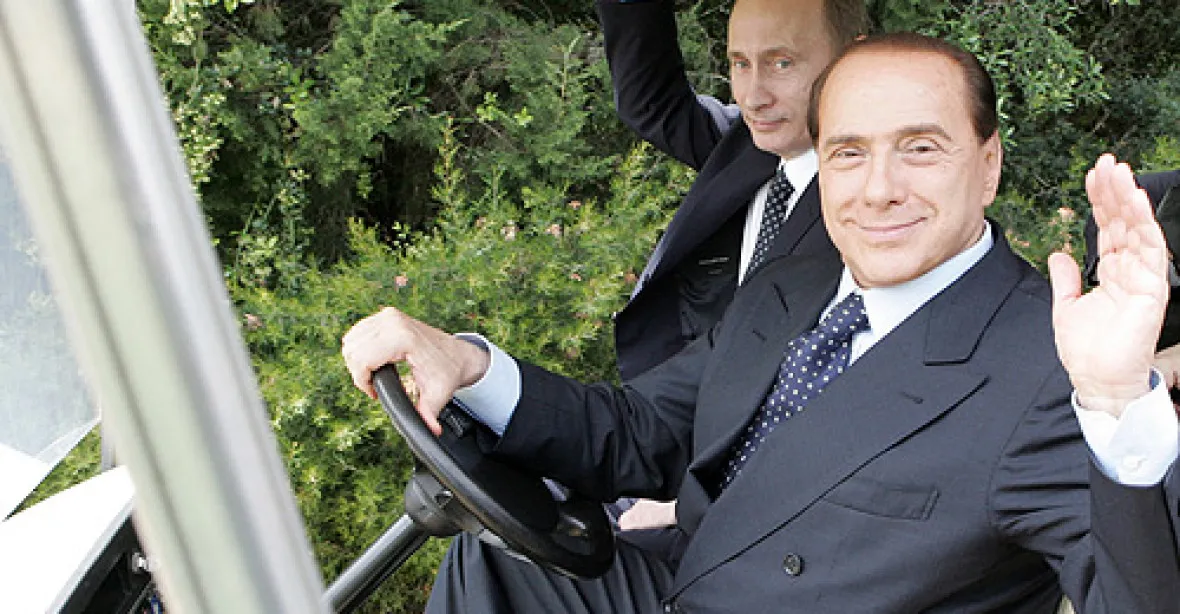Berlusconi navštívil okupovaný Krym. Přijel za Putinem
