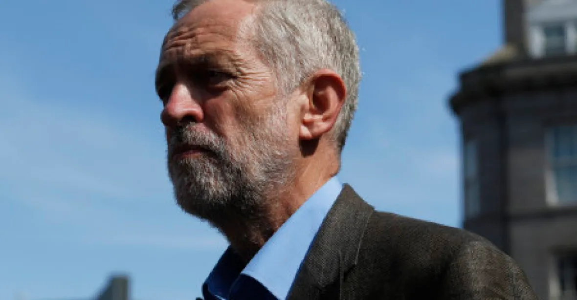 Britští labouristé si zvolili do čela tvrdého levičáka Corbyna