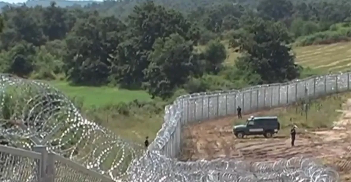 Měly dodat žiletkový plot pro Maďarsko. Německé firmy to odmítly