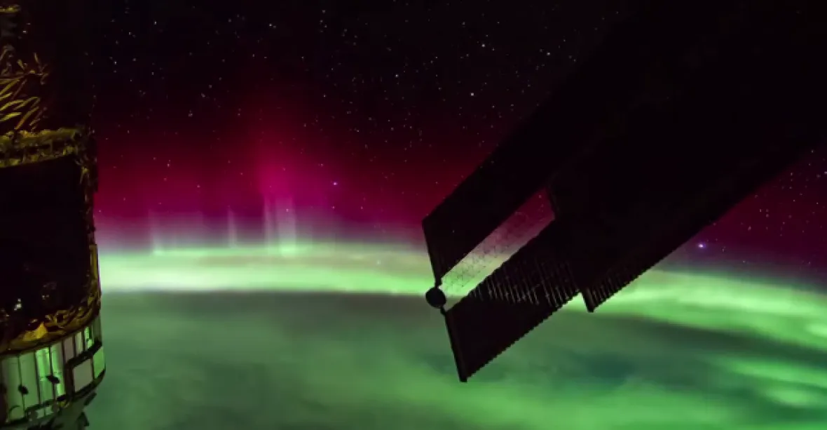 VIDEO: Polární záře z vesmíru. Úchvatné záběry z ISS