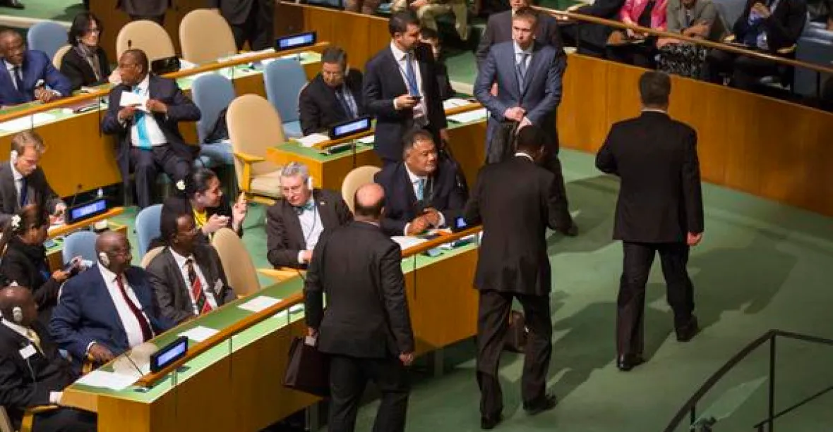 VIDEO: Putin začal v OSN mluvit. A Ukrajinci odešli