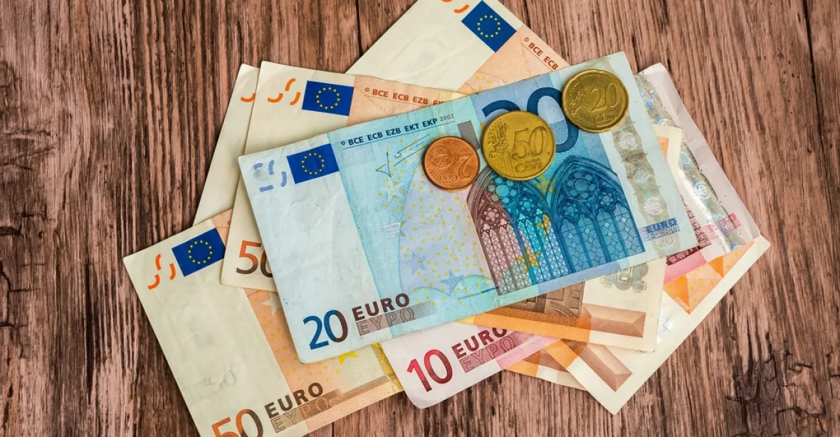 Euro v Česku? Zeman mírní svůj dřívější optimismus