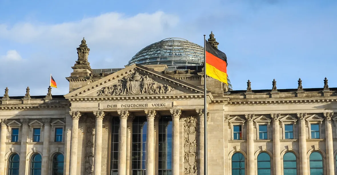 Bombardujme IS, žádají němečtí vládní poslanci