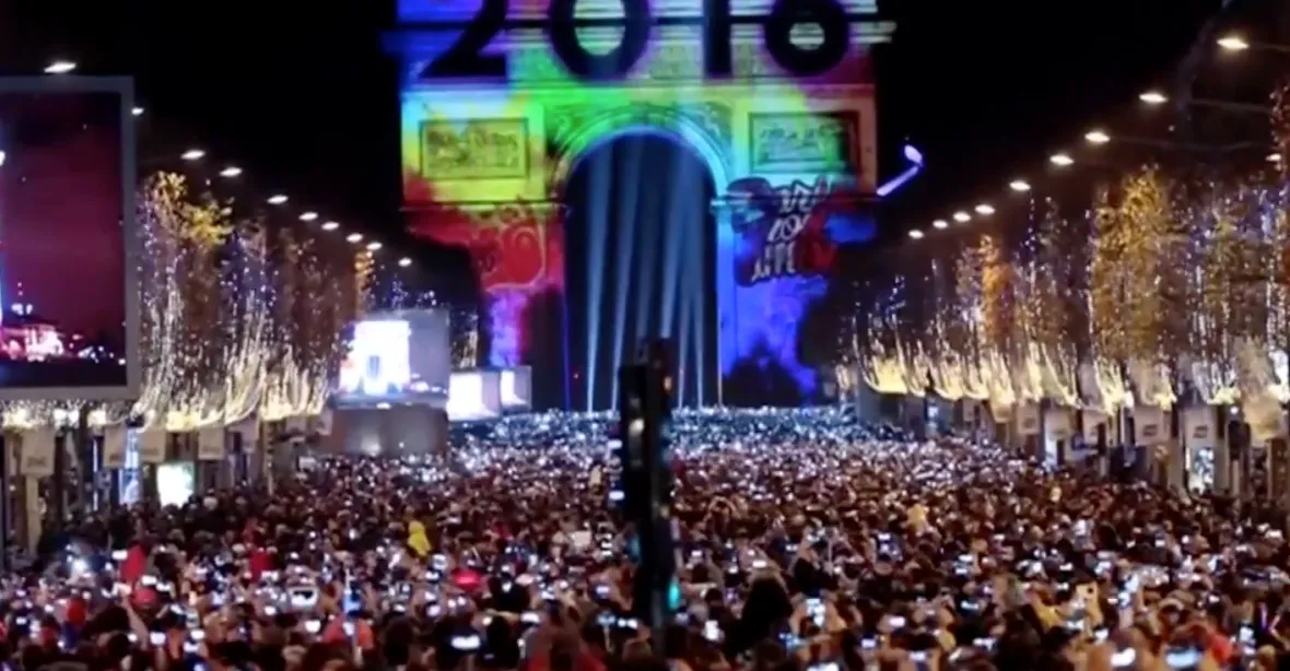 Nový rok ve stínu teroru. Paříž či Brusel slavily bez ohňostrojů
