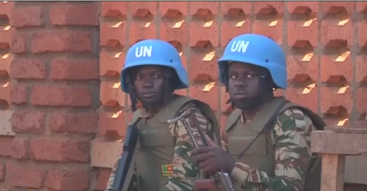 OSN vyšetřuje vlastní vojáky. V Africe prý znásilňovali