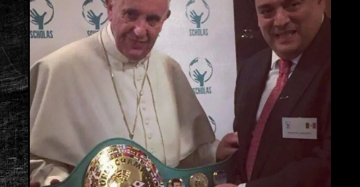 Střet kultur. Papež ohlásil ‚katolicko-muslimský boxerský zápas‘