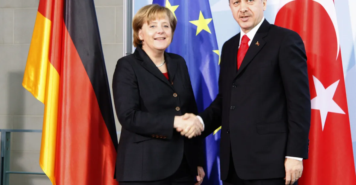 EU přijme další uprchlíky, řekla Merkelová. Rozdělí je podle kvót