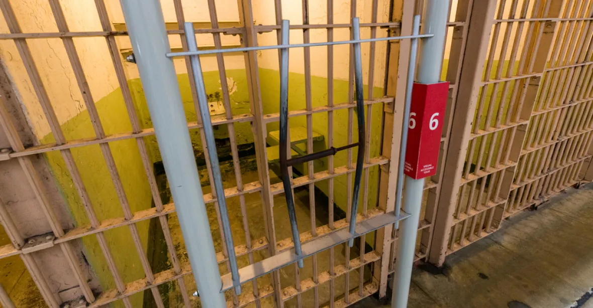 11 vězňů se úmyslně otrávilo v Pardubicích