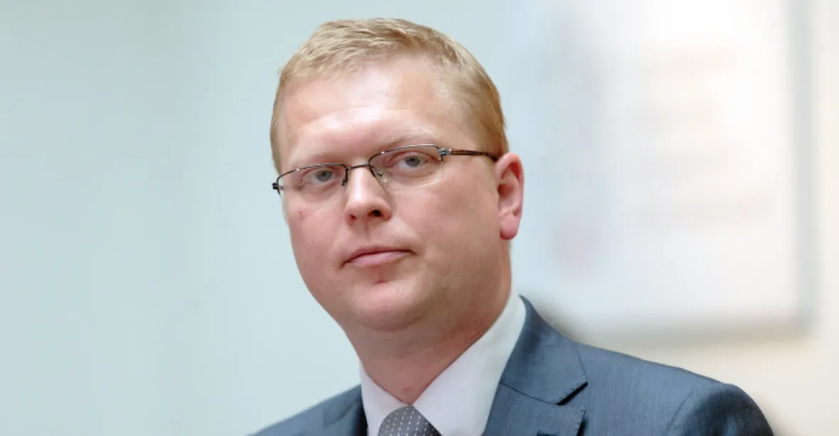 Bělobrádek: Stropnický by měl zvážit setrvání ve funkci ministra